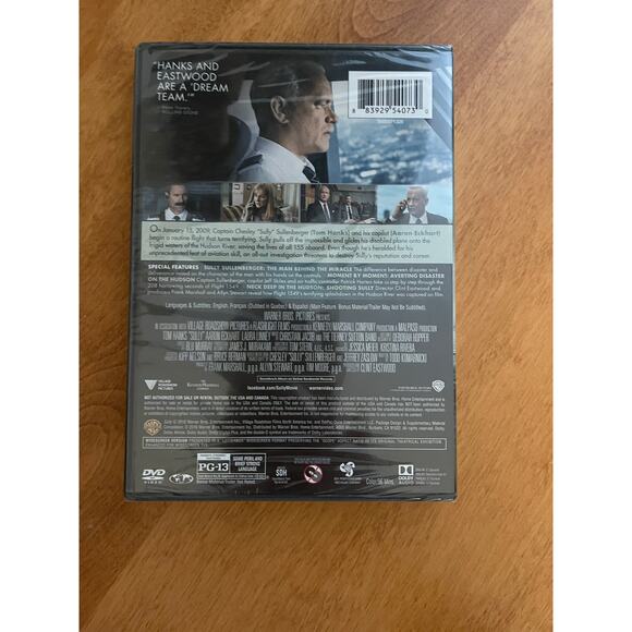 Clint Eastwood's SULLY (2016) DVD - Tom Hanks - BRAND NEW, SEALED - Picture 2 of 2